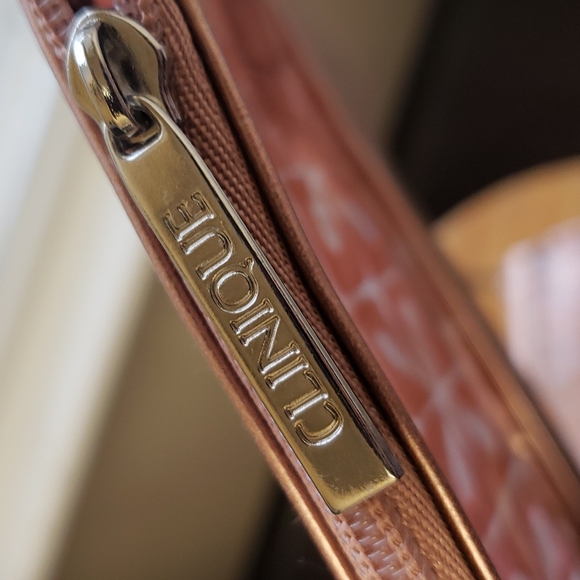 BUNDLE LISTING!! THREE clinque brand makeup bags - Picture 3 of 3